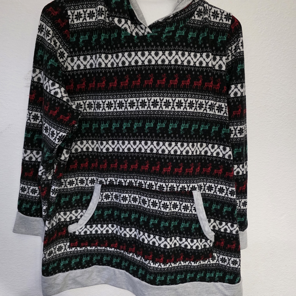 Cozy Reindeer Patterned Women's Hoodie